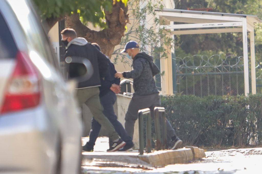 Βιασμός 12χρονης: Στα δικαστήρια ο 43χρονος που συνελήφθη στην Κόρινθο – Πήρε προθεσμία για τη