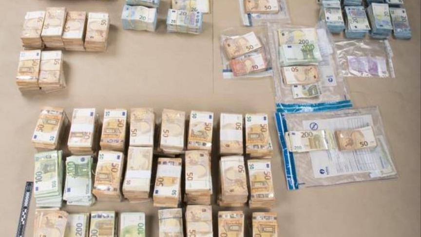 Εύα Καϊλή: Ιδού η πρώτη εικόνα με τα χρήματα που κατασχέθηκαν από το σπίτι της και του Παντσέρι