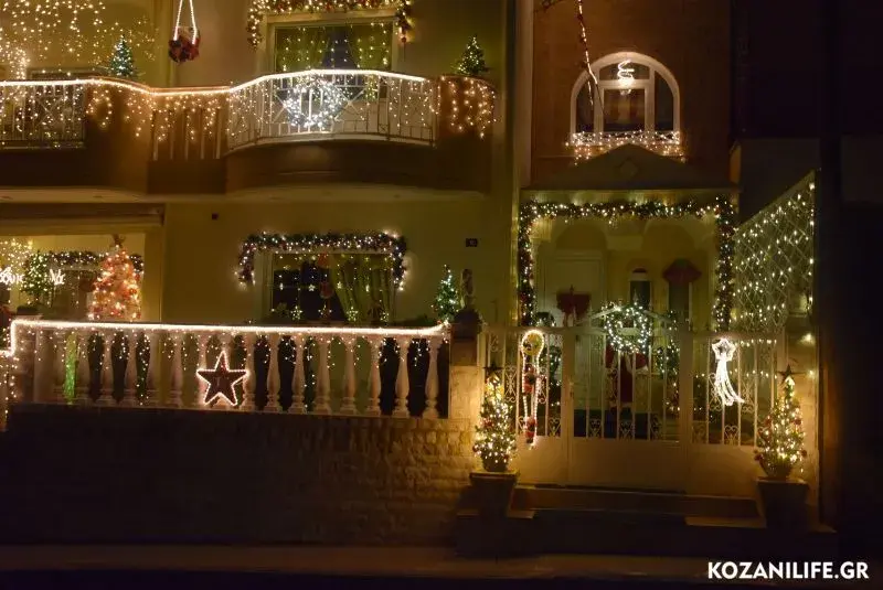 Σπίτι στην Κοζάνη φωταγωγήθηκε με 10.000 λαμπιόνια