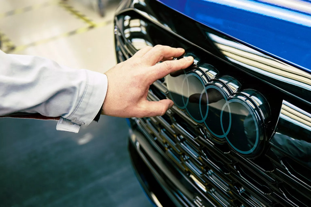 Οι τιμές του νέου Audi Q8 e-tron στην Ελλάδα