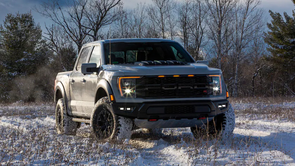 Στρατιώτης πυροβολικού Ford F-150 Raptor, διατάξτε!