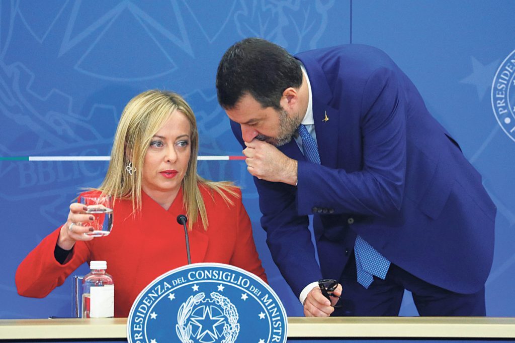 Η Μελόνι ψηφίζει… μετρητά
