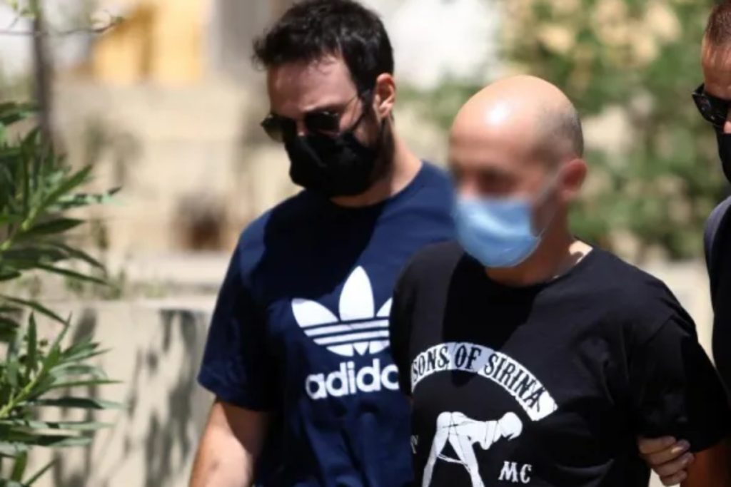 Ηλιούπολη: «Κανένα κόμμα δεν μπορεί να εκφράζει άποψη» – Ανακοίνωση-«κόλαφος» των δικηγόρων του αστυνομικού