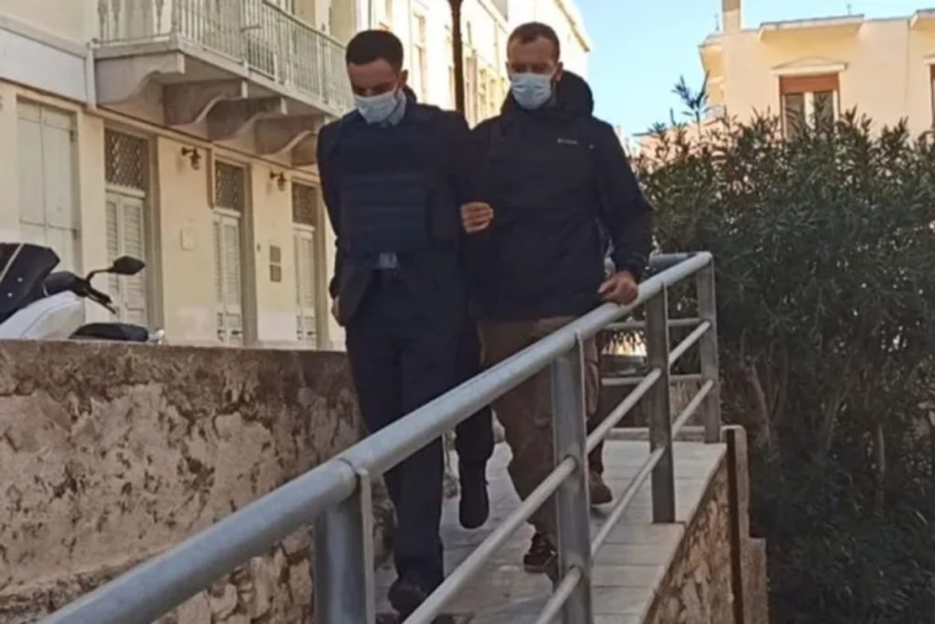 Γυναικοκτονία στη Φολέγανδρο: Ομόφωνα ένοχος ο φονιάς της Γαρυφαλλιάς