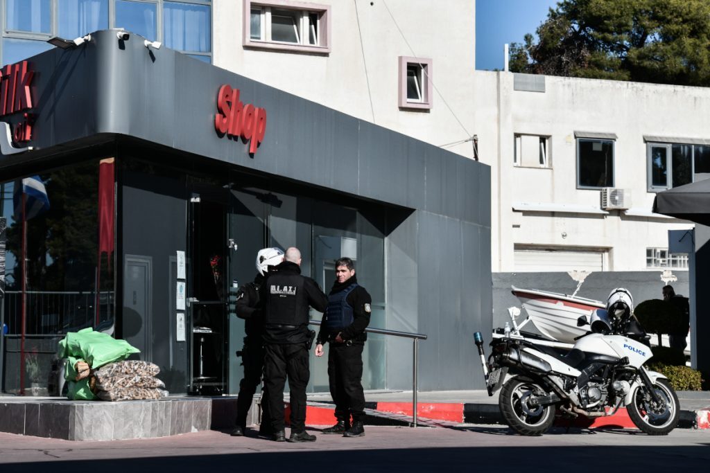 Γλυκά Νερά: Τι βλέπει η ΕΛΑΣ πίσω από το «χτύπημα» στο βενζινάδικο – Οι ομοιότητες με την εκτέ