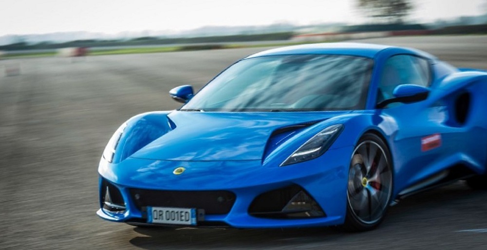 Lotus Emira: Την οδηγούμε στην Ιταλία – Πρώτες εντυπώσεις
