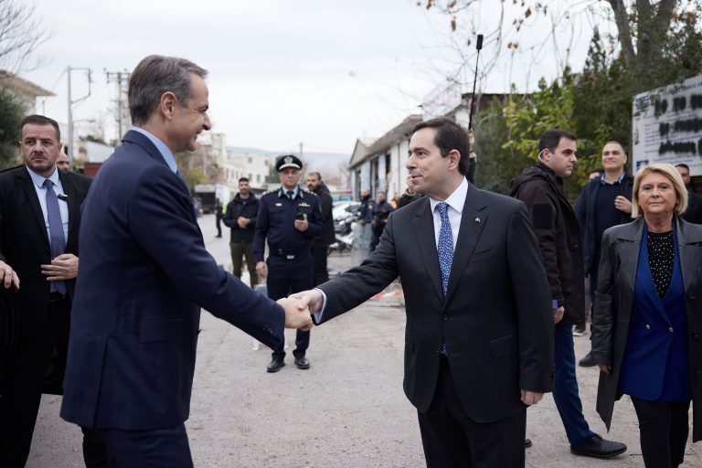 Μητσοτάκης από Ελαιώνα: Επιτυχής η διαχείριση του μεταναστευτικού – Το 2019 παραλάβαμε 121 άθλιες δομές