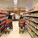 Χαμηλά παγιώνεται το καταναλωτικό κλίμα τον τελευταίο χρόνο