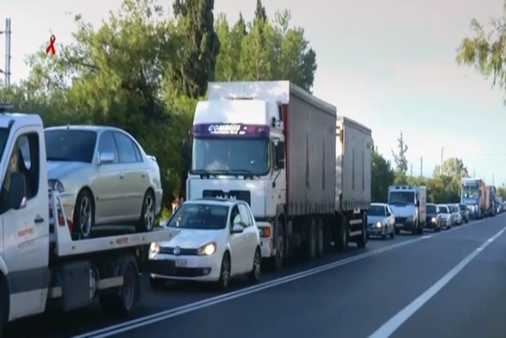 Κίνηση τώρα: Ουρές χιλιομέτρων στην Κακιά Σκάλα, δεν κινείται τίποτα στον Κηφισό – Ο κακός χαμός σε 