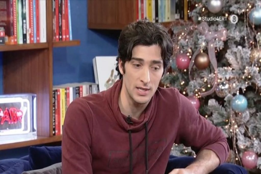 Τάσος Λέκκας: Τα σκληρά παιδικά χρόνια του ηθοποιού λύγισαν την Νάνσυ Ζαμπέτογλου – «Μας έδιναν ρούχα που δεν έκαναν στον κολλητό μου»