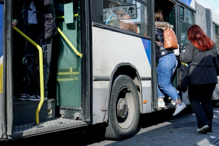 Μαρκόπουλο: Οδηγός λεωφορείου απειλεί ηλικιωμένο επιβάτη – «Θα σε σακατέψω»