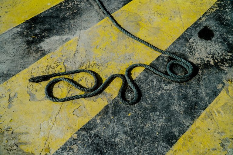 Συναγερμός στον Πειραιά – Εντοπίστηκε νεκρός άνδρας στο λιμάνι