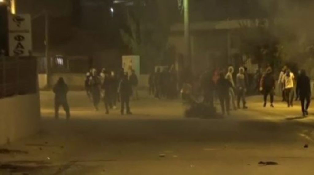 Σοβαρά επεισόδια στο Μενίδι: Ρομά πυροβόλησαν στο πρόσωπο τον διοικητή της ΟΠΚΕ