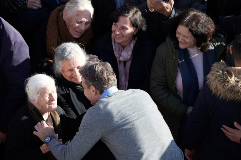 Μητσοτάκης από Βόρεια Ήπειρο: Να θεωρείτε δεδομένη τη στήριξη της ελληνικής πολιτείας – Είμαστε κοντά στην οριοθέτηση θαλασσίων ζωνών