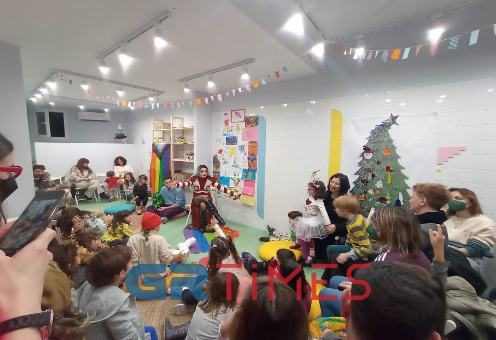Θεσσαλονίκη: Drag Queens διάβασαν παραμύθι σε παιδιά και έστειλαν μήνυμα για τα έμφυλα στερεότυπα