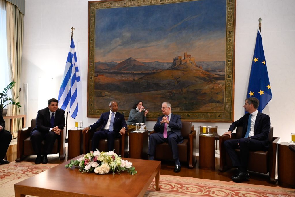 Αδελφοποίηση Αθήνας και Νέας Υόρκης με τις υπογραφές Μπακογιάννη και Άνταμς