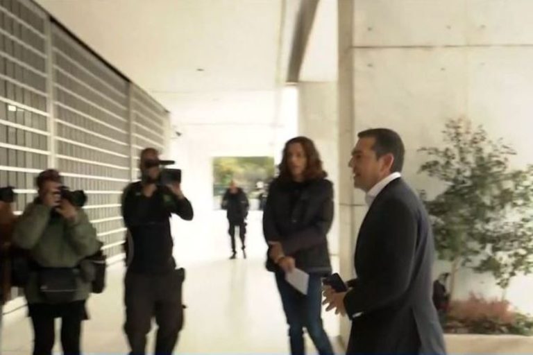 Αλέξης Τσίπρας: Έφτασε στον Άρειο Πάγο – Θα ζητήσει αναβάθμιση των ερευνών για τις παρακολουθήσεις [βίντεο]