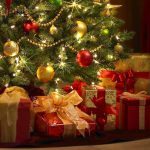 Δεκέμβριος: Τα πατρατσούκλια, οι ονομαστικές γιορτές, οι προετοιμασίες για το κρύο και οι παραδόσεις ανά τη χώρα