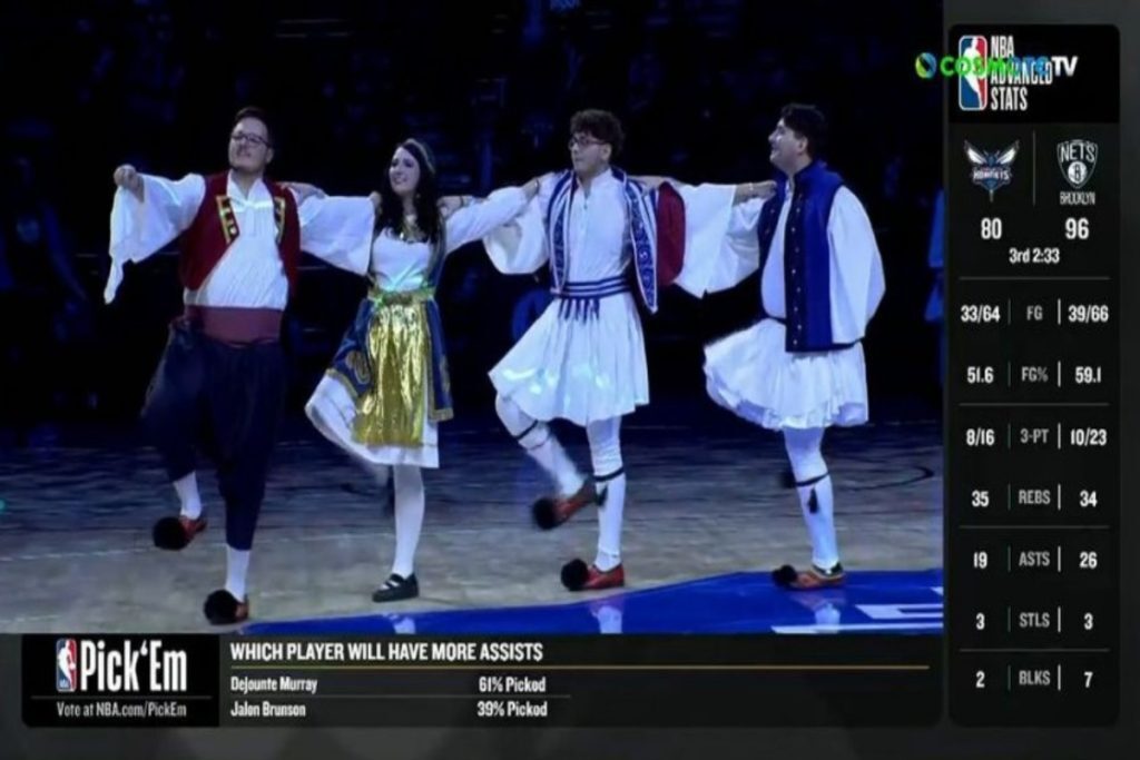 NBA: «Οδοστρωτήρας» ο Γιάννης Αντετοκούνμπο παρουσία Σχοινά και Αργυρού – Ξέφρενο ελληνικό πάρτι στο γήπεδο [βίντεο]