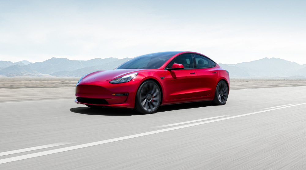 Έρχεται το Tesla Model 3 Facelift με πιο απλοποιημένο εσωτερικό