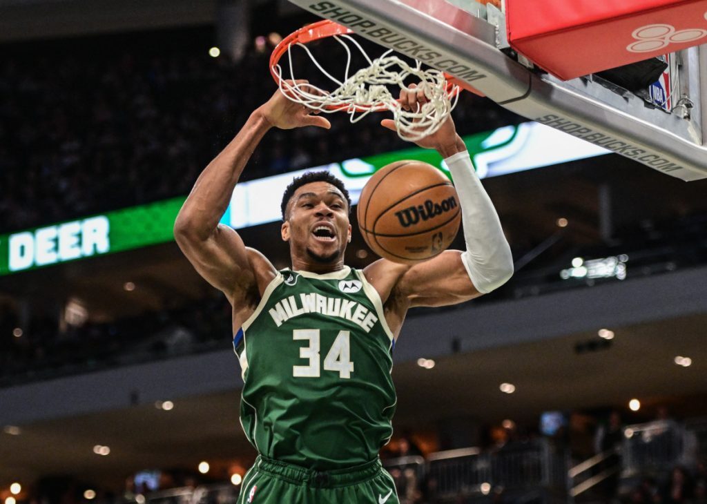 NBA: Μυθική βραδιά για Γιάννη Αντετοκούνμπο – Με ιστορική 55αρα «διέλυσε» τους Ουίζαρντς