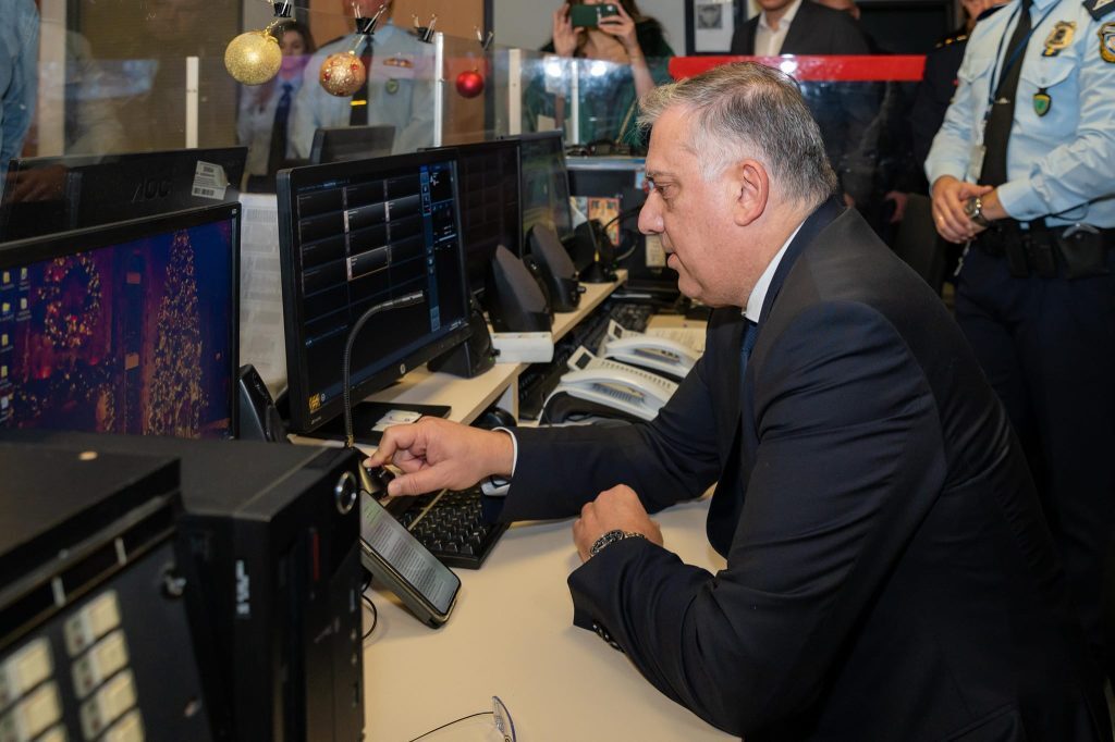 Θεοδωρικάκος: Άλλαξε χρόνο στη ΓΑΔΑ κι έστειλε το δικό του μήνυμα για καλή χρονιά