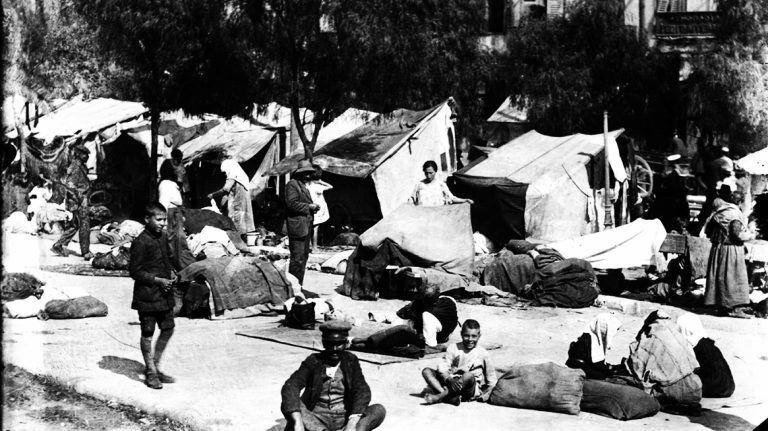 «Η Ελλάς δεν δύναται πλέον να δεχτεί ουδένα πρόσφυγα»