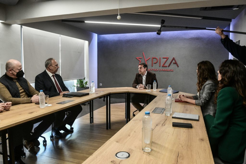 Τσίπρας σε ΕΕΚΕ: Αυτό που βλέπουμε στο σούπερ μάρκετ πλέον δεν είναι ακρίβεια, είναι ληστεία