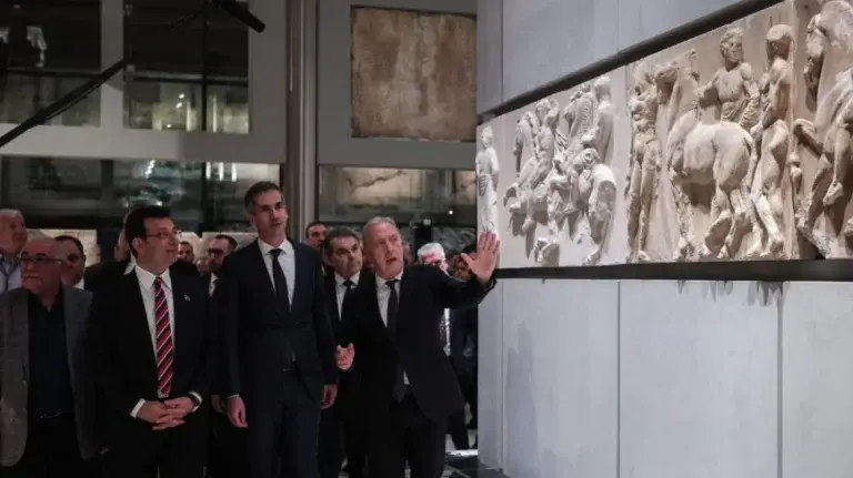 Δίκτυο Β40: Η Αθήνα αναλαμβάνει την προεδρία από την Κωνσταντινούπολη – Συνάντηση Μπακογιάννη-Ιμάμογλου