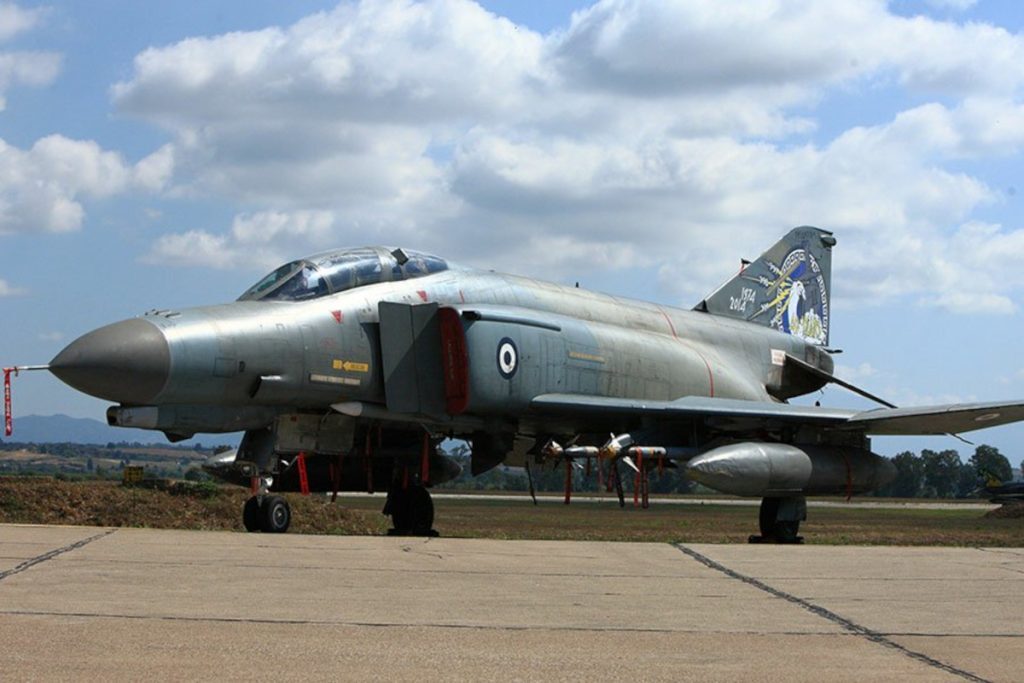 Πτώση F-4 Phantom: Συγκλονιστική μαρτυρία από τον κυβερνήτη του No1 – «Είδα μία έκρηξη, μία φωτιά στη θάλασσα» [βίντεο]