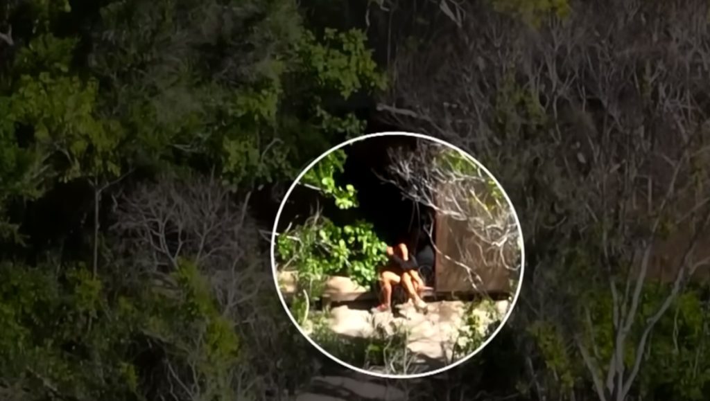 Survivor: Τα καυτά καρέ στην καλύβα για Πρίαμος και Καρολίνα – Πιάστηκαν στα πράσα