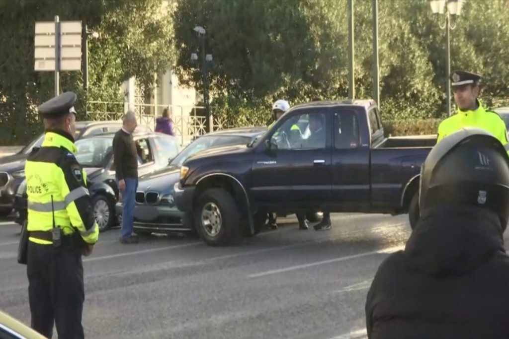 Κίνηση τώρα: Κομμένη η κυκλοφορία στη Βασ. Σοφίας λόγω τροχαίου – Πού εντοπίζονται τα σημαντικά προβ