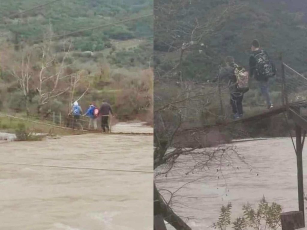 Αιτωλοακαρνανία: Μαθητές ρίσκαραν τη ζωή τους περνώντας αιωρούμενοι από συρμάτινη γέφυρα τον ορμητικ