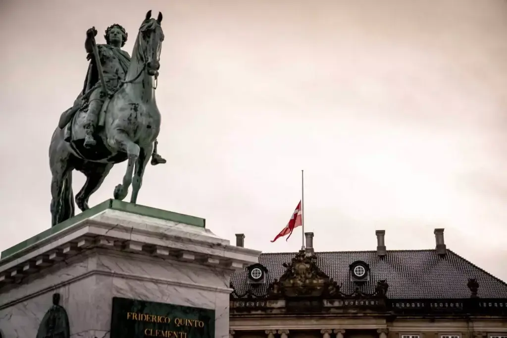 τέως βασιλιάς Κωνσταντίνος
