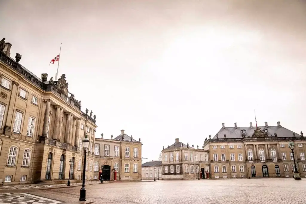 τέως βασιλιάς Κωνσταντίνος