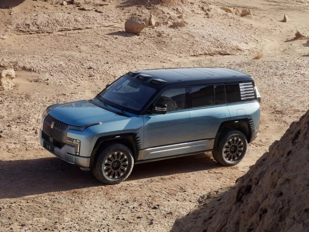 Νέο YangWang U8: Ένα ηλεκτρικό off-roader με… μούσκουλα