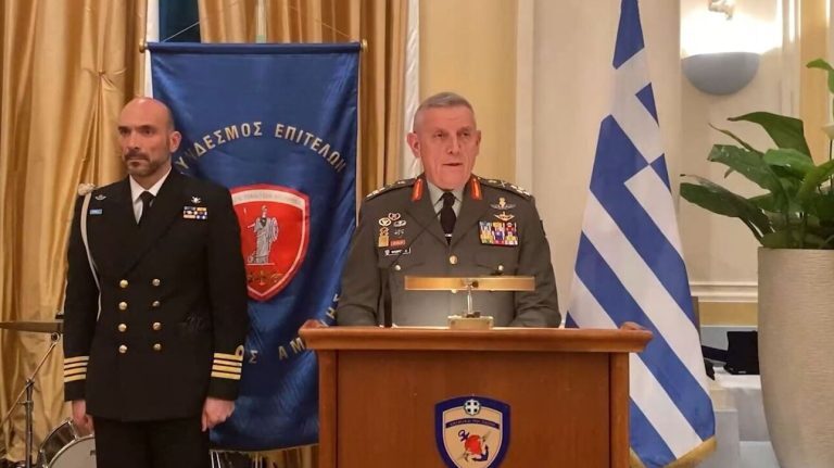 «Τα ελληνικά όπλα θα τιμωρήσουν όποιον διαπράξει ύβρη» – Αυστηρό μήνυμα του αρχηγού ΓΕΕΘΑ