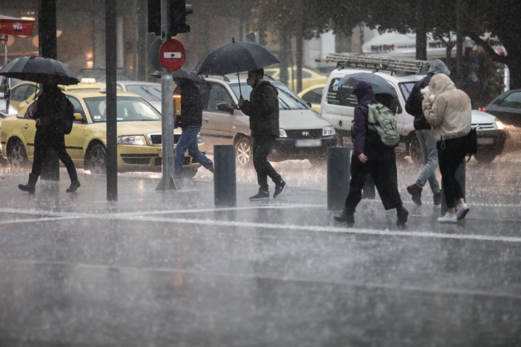Κακοκαιρία: Νέο έκτακτο δελτίο της ΕΜΥ – Έρχονται βροχές, καταιγίδες και χαλάζι σε αρκετές περ