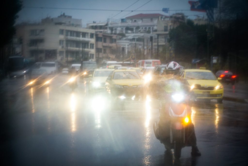 Καιρός: Έκλεισαν δρόμοι στην Αττική λόγω κακοκαιρίας – Δείτε τα σημεία