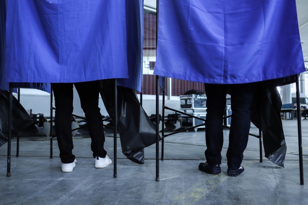Εκλογές 2023 – Κυψέλη: Προβλήματα με την εφορευτική επιτροπή σε εκλογικό τμήμα για άτομα με αναπηρία [Βίντεο]