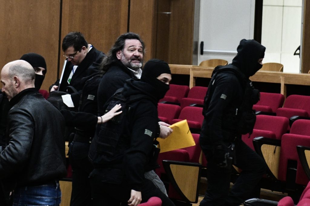 Χρυσή Αυγή: Εμετική επίθεση από τον Λαγό στην Μάγδα Φύσσα – «Άντε γ@@@@ου»
