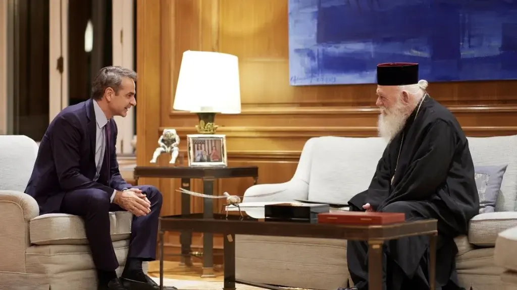 Εκκλησιαστική περιουσία: Συνάντηση Μητσοτάκη-Ιερώνυμου στο Μαξίμου