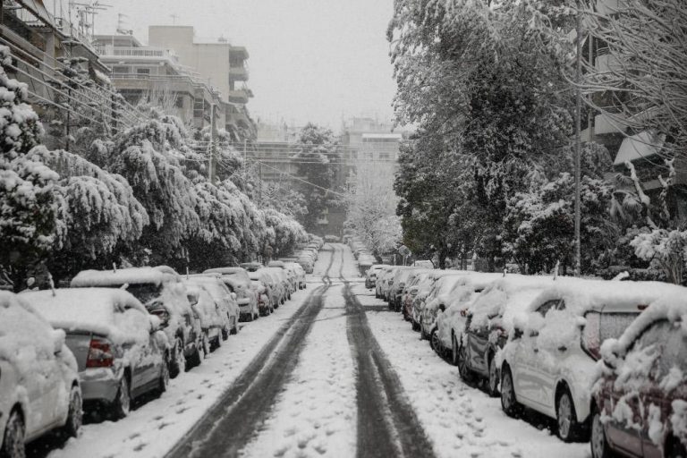 Καιρός: Αντίο Άνοιξη για λίγο – Πού θα ρίξει πολύ χιόνι