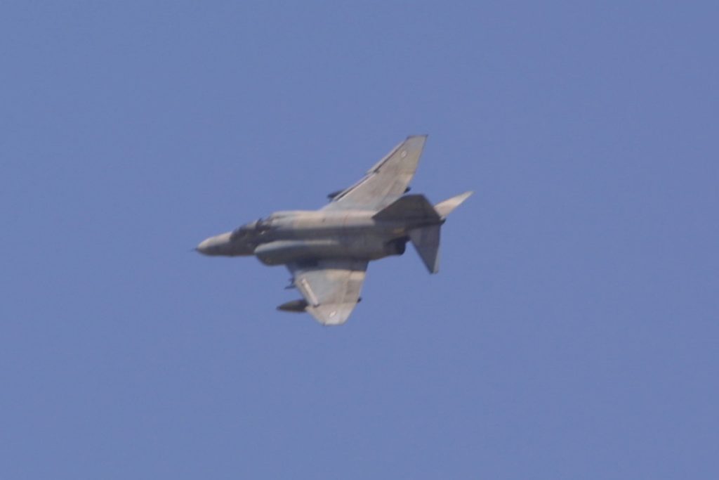 Πτώση Phantom F-4: Βρέθηκαν συντρίμμια στον Κυπαρισσιακό Κόλπο – Θρίλερ με τους δύο πιλότους που αγν