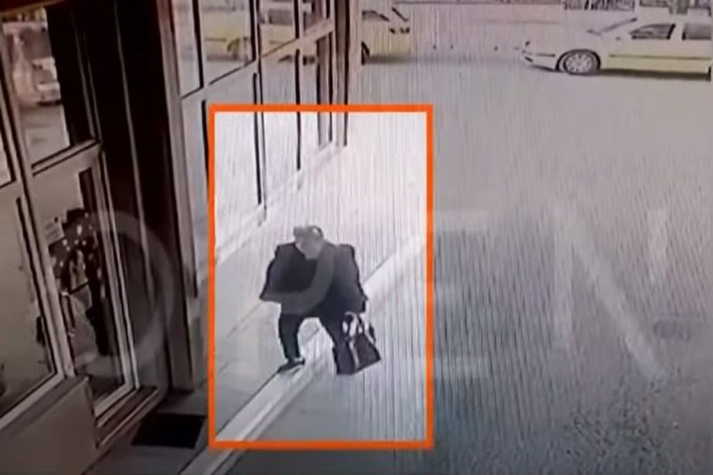 Βέροια: Καρέ καρέ οι κινήσεις της 29χρονης – Πέταξε το βρέφος και πήγε σε κατάστημα τυχερών πα