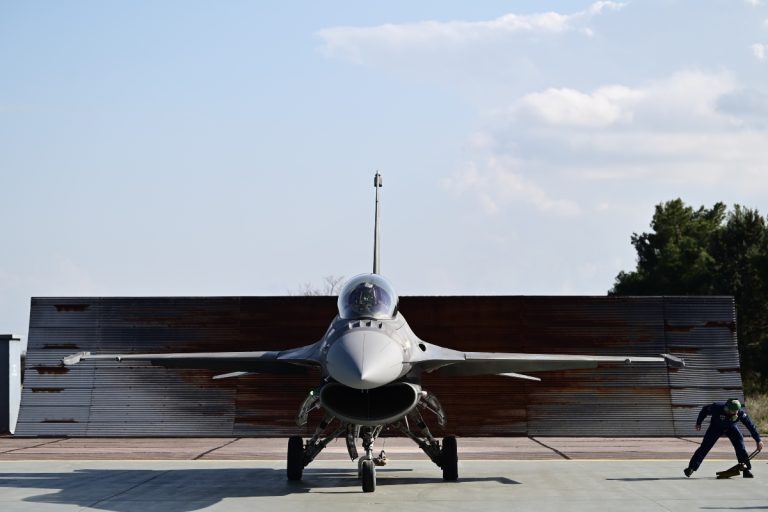 Πολεμική Αεροπορία – F16 Viper: Στη βάση της και η πέμπτη «οχιά» – Τρόμος στους αιθέρες από τα χαρακτηριστικά τους [βίντεο]
