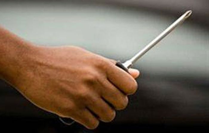 Αγρίνιο: Άνδρας απείλησε με κατσαβίδι δημοτική υπάλληλο και φυσικά συνελήφθη