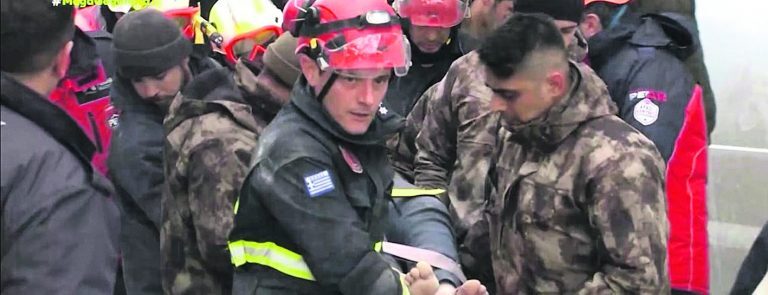 Σεισμός στην Τουρκία: Οι συγκλονιστικές στιγμές που έζησαν άνδρες ΕΜΑΚ και ΕΚΑΒ