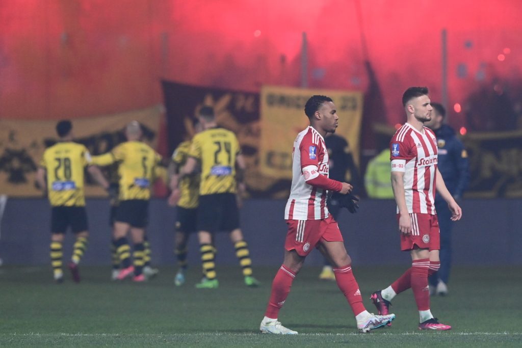 ΑΕΚ-Ολυπιακός 3-0 – Με γκολ-δώρα από τον Ολυμπιακό η Ενωση βλέπει τελικό