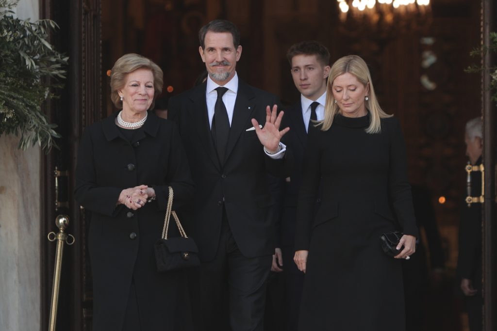 Τέως βασιλιάς Κωνσταντίνος: «Κάποια στιγμή θα κάνω και δηλώσεις» λέει ο Παύλος